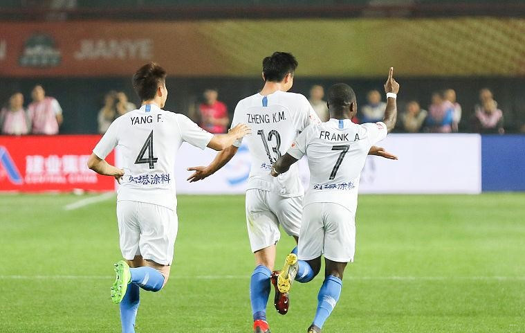 MK体育-泰达迎击上港，球队备战如火如荼