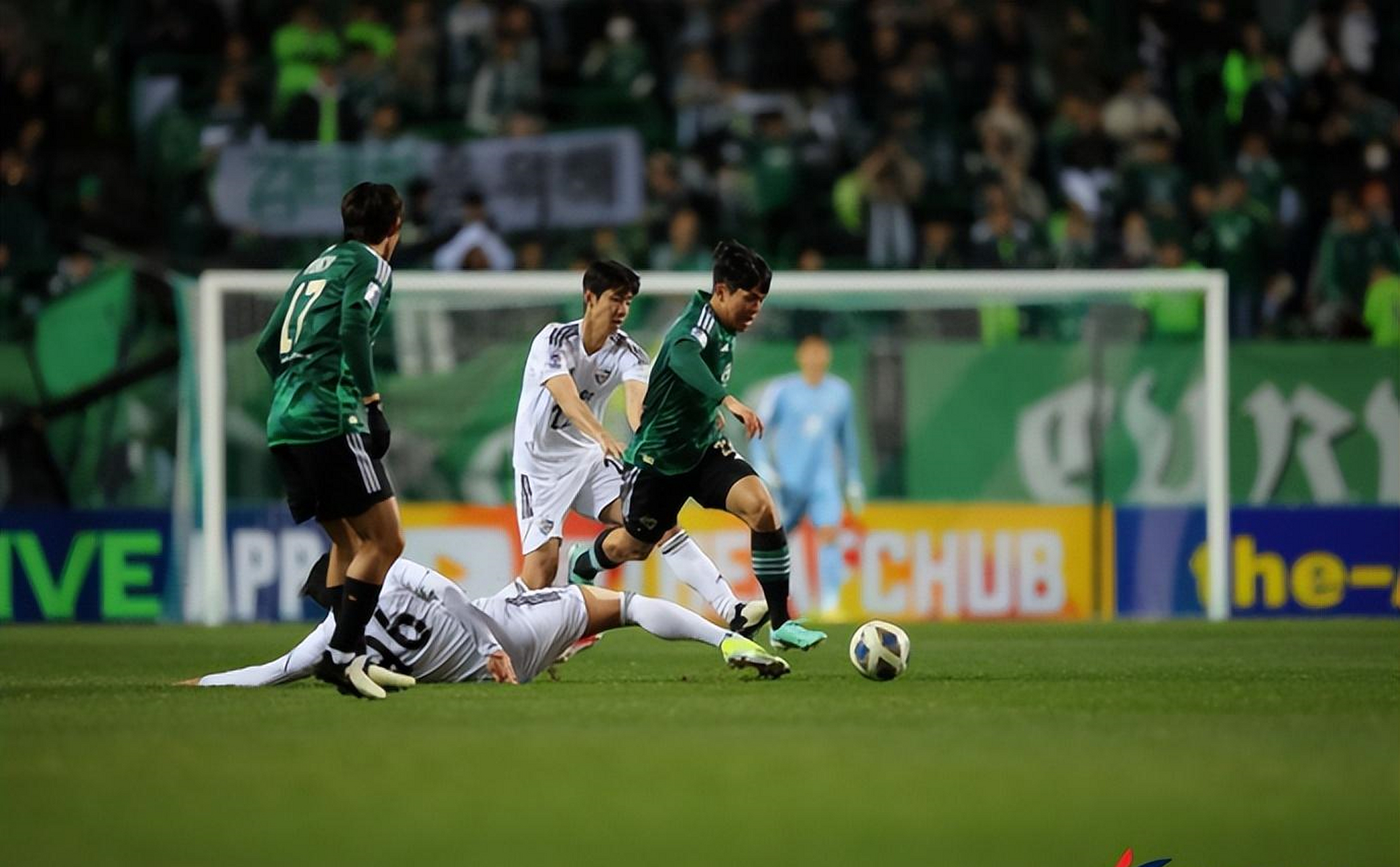 MK体育APP-门将神勇发挥！一连串关键扑救，力保球队守住胜果！的简单介绍