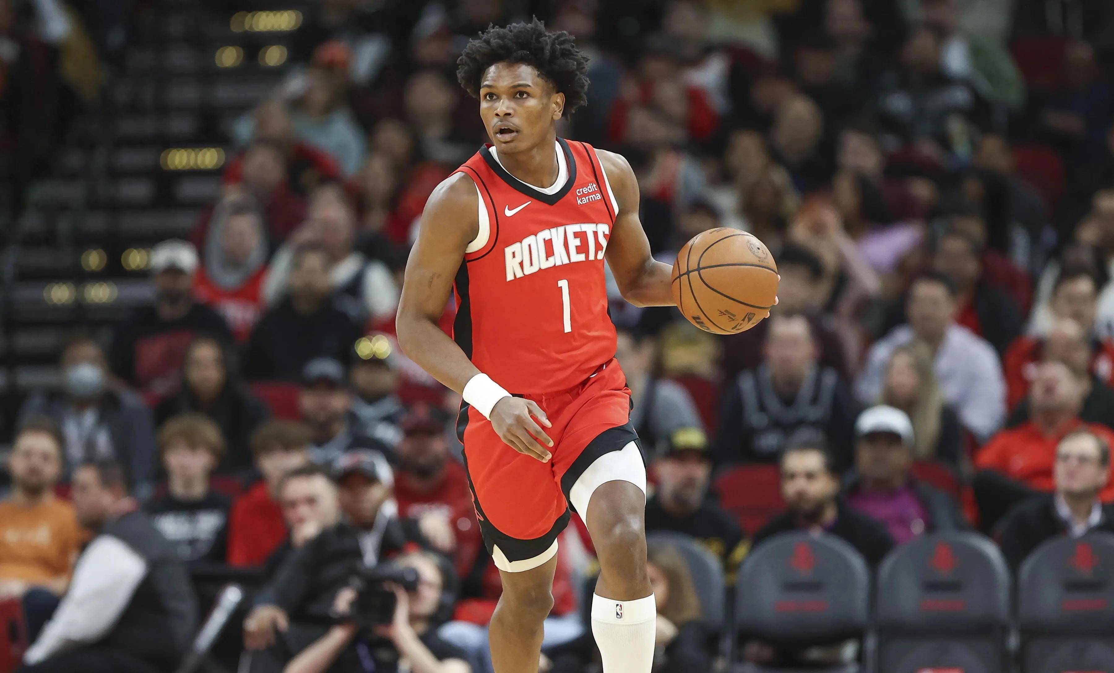 MK体育APP-小前锋新秀迅速融入球队，展现出色的天赋潜力的简单介绍